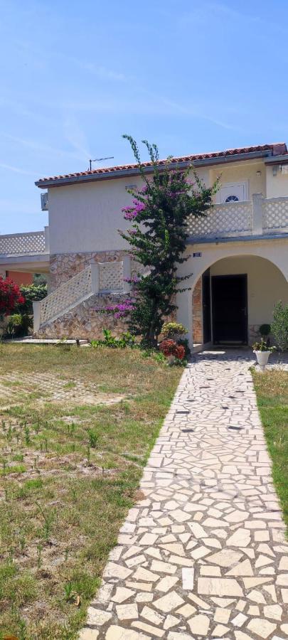Villa Kadinela, 200M From Kamenjak, Huge Quiet Garden With Barbecue, 2 New Kitchens Premantura Buitenkant foto