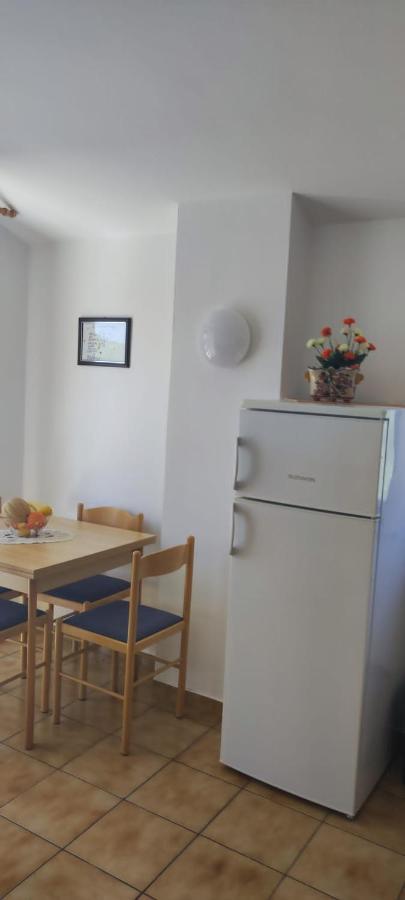 Villa Kadinela, 200M From Kamenjak, Huge Quiet Garden With Barbecue, 2 New Kitchens Premantura Buitenkant foto