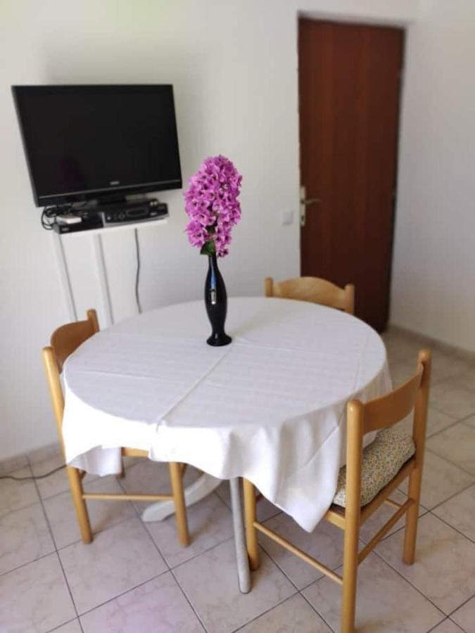 Villa Kadinela, 200M From Kamenjak, Huge Quiet Garden With Barbecue, 2 New Kitchens Premantura Buitenkant foto
