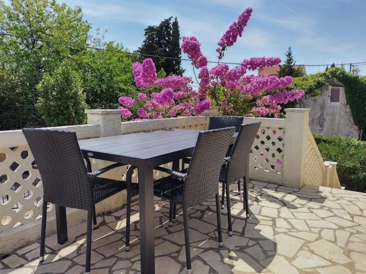 Villa Kadinela, 200M From Kamenjak, Huge Quiet Garden With Barbecue, 2 New Kitchens Premantura Buitenkant foto