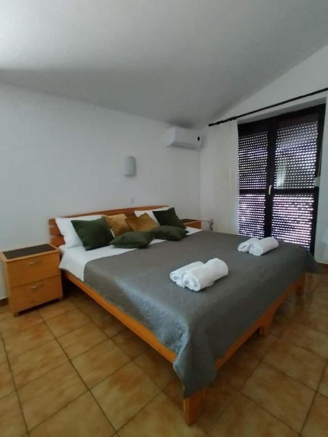 Villa Kadinela, 200M From Kamenjak, Huge Quiet Garden With Barbecue, 2 New Kitchens Premantura Buitenkant foto