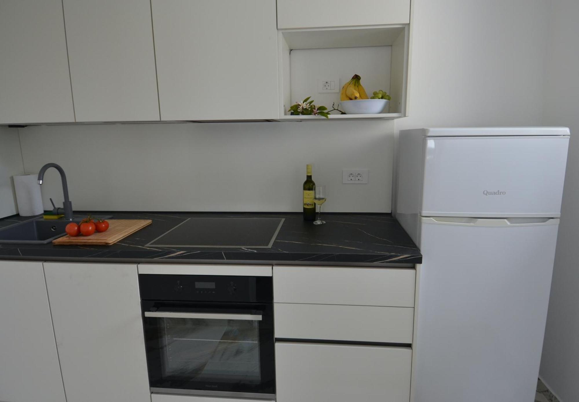 Villa Kadinela, 200M From Kamenjak, Huge Quiet Garden With Barbecue, 2 New Kitchens Premantura Buitenkant foto